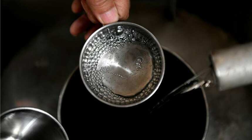 什么样的白酒才好喝?学会这几招,轻松辨别好酒,成为专业大师